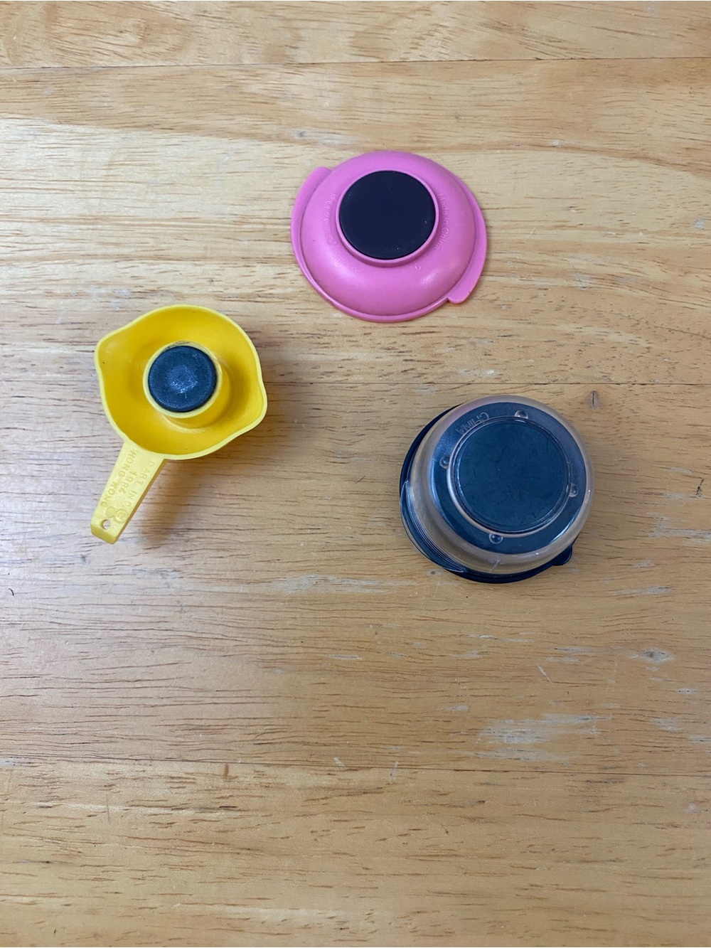 Tupperware Kitchen Accessories Magnet Set - Picture 2 of 5